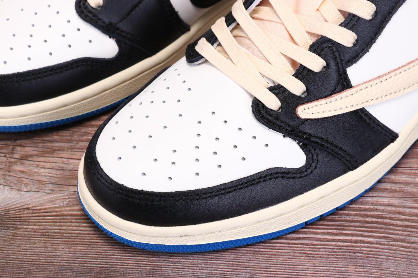 Air Jordan 1 Low Retro x Travis Scott 'Fragment Design'