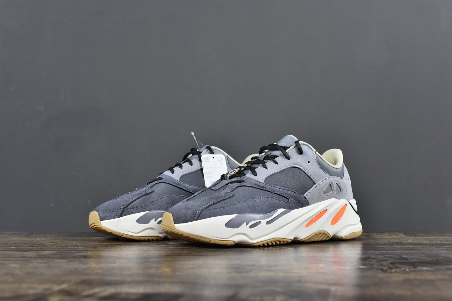 Yeezy Boost 700 'Magneet'