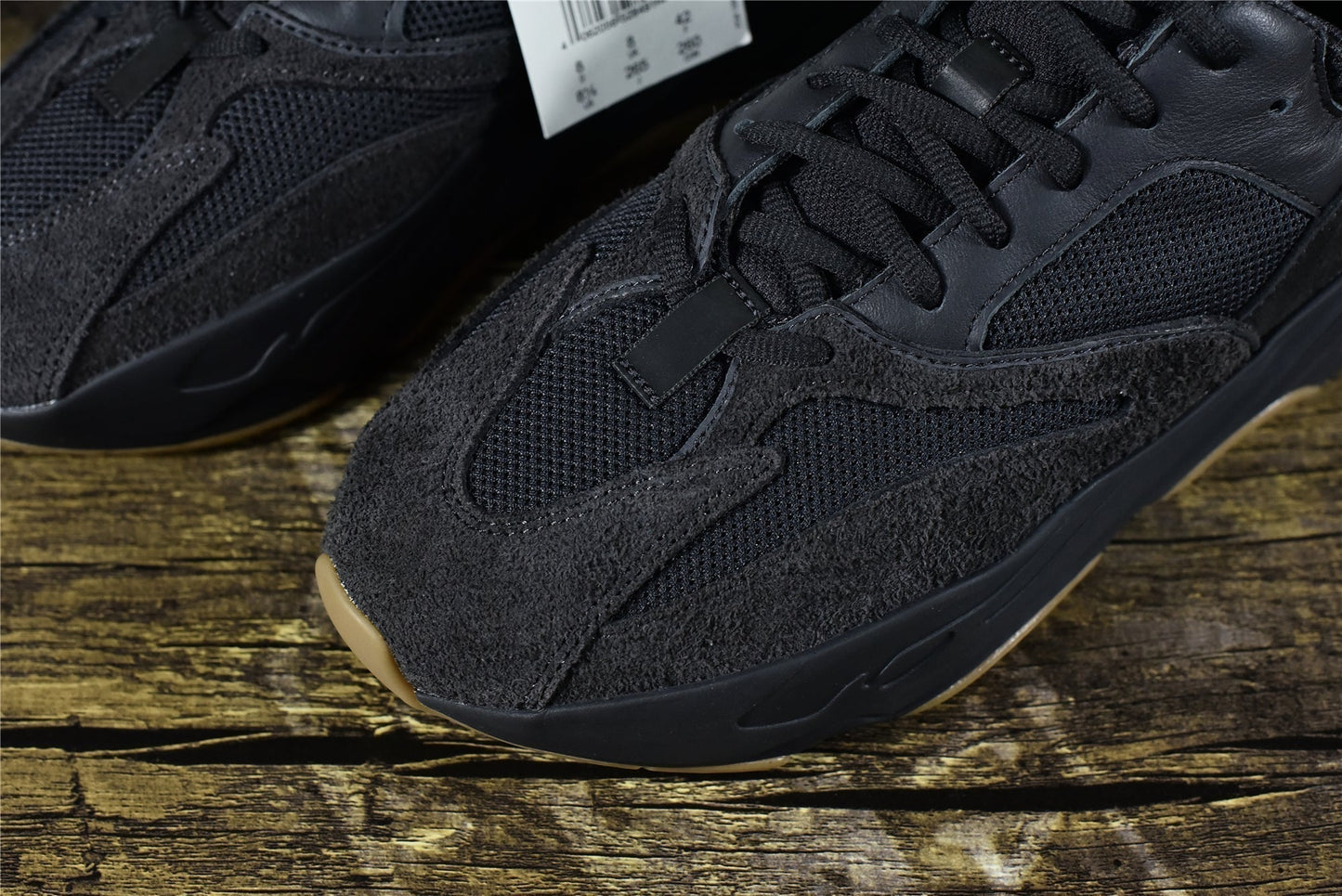 Yeezy Boost 700 'Utility Zwart'