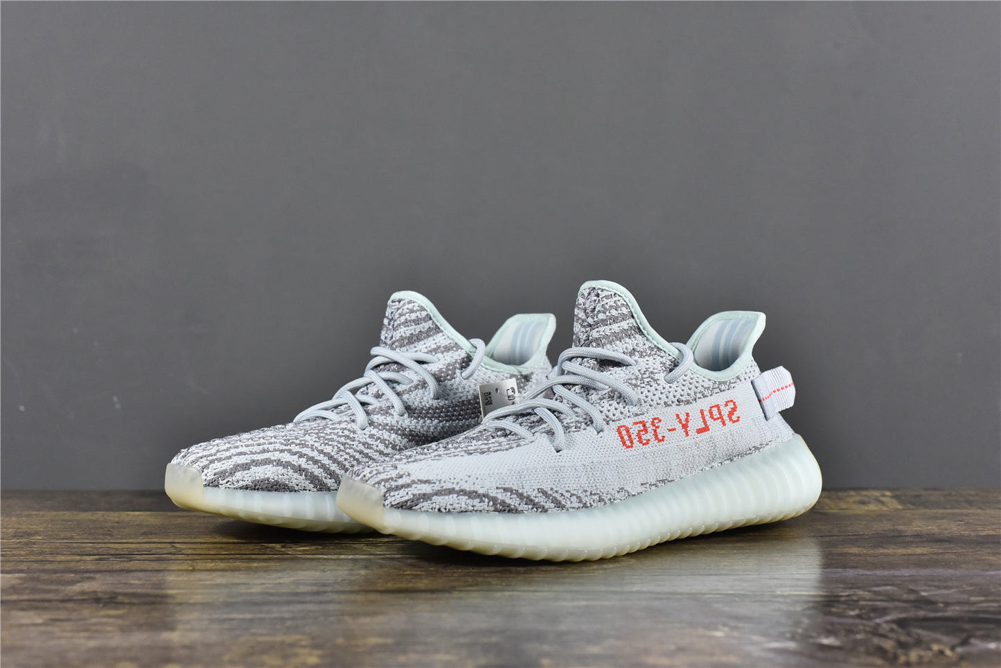 Yeezy Boost 350 V2 Blauwe tint